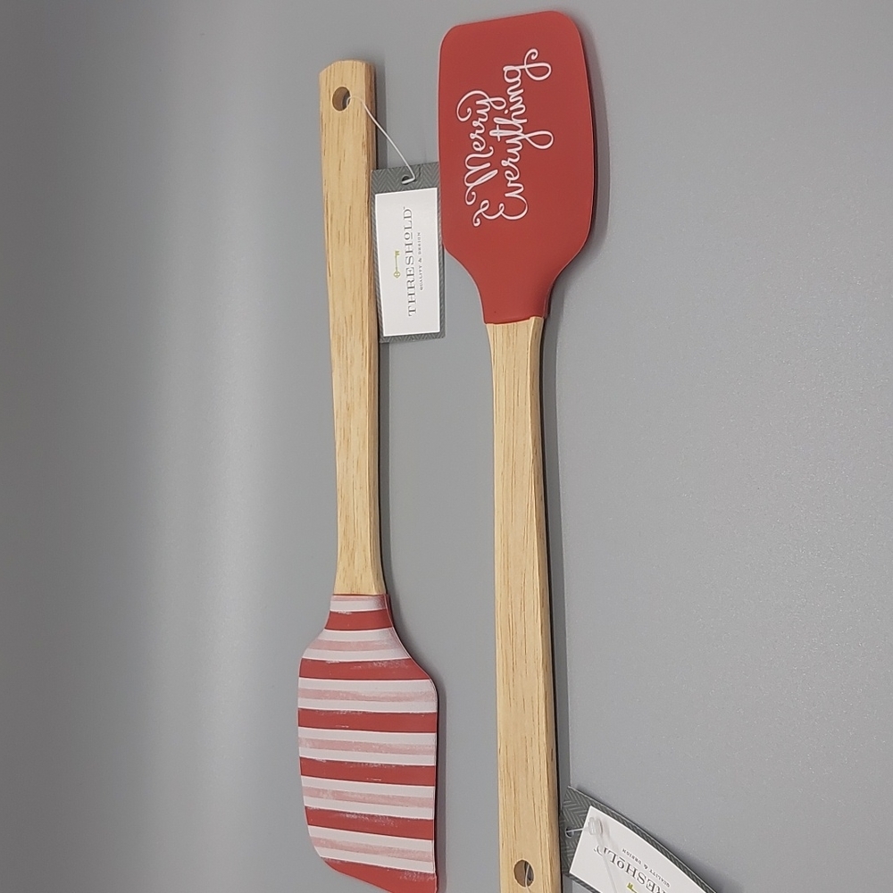 NWT Threshold Christmas Spatulas Set of 2